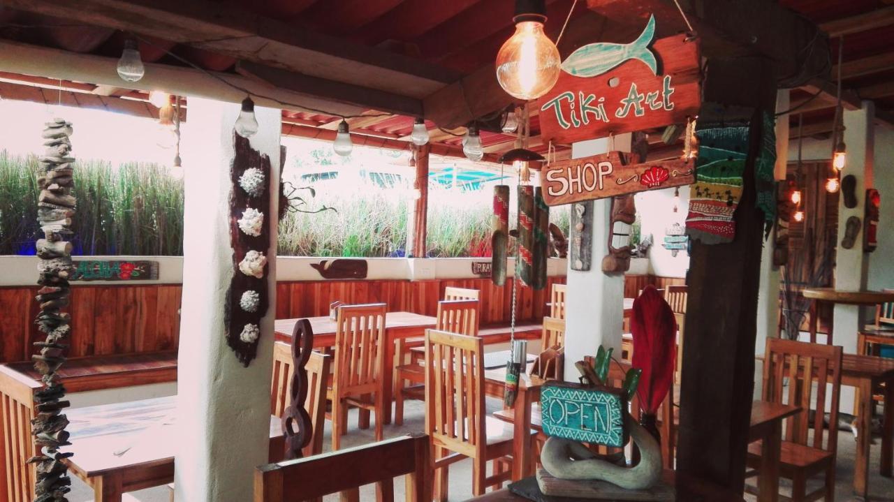 Tiki Lodge Bar & Restaurant Santa Catalina Ngoại thất bức ảnh