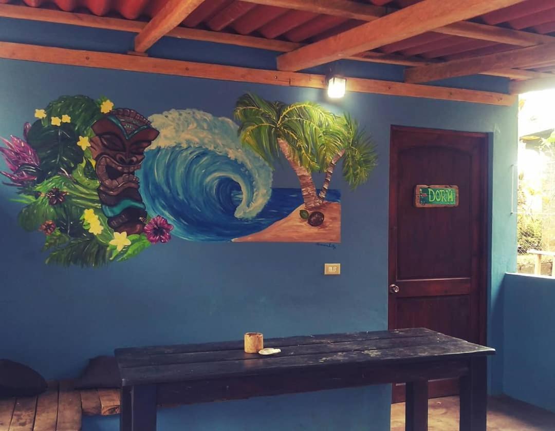 Tiki Lodge Bar & Restaurant Santa Catalina Ngoại thất bức ảnh