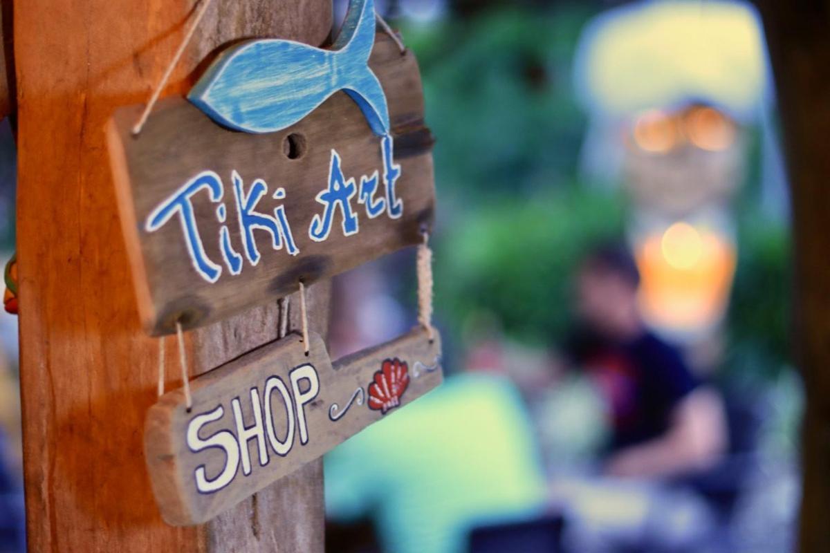 Tiki Lodge Bar & Restaurant Santa Catalina Ngoại thất bức ảnh