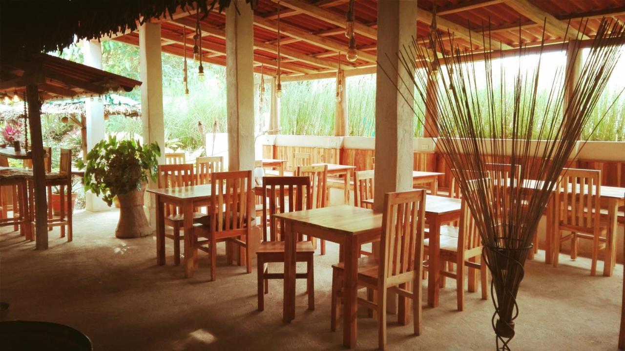 Tiki Lodge Bar & Restaurant Santa Catalina Ngoại thất bức ảnh